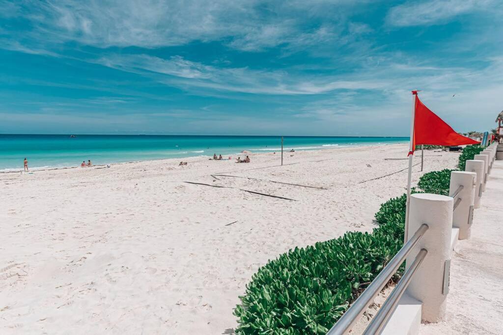 קנקון Villas Marlin 108, A Pie De Playa, Albercas, Jacuzi, Ubicacion Inmejorable מראה חיצוני תמונה